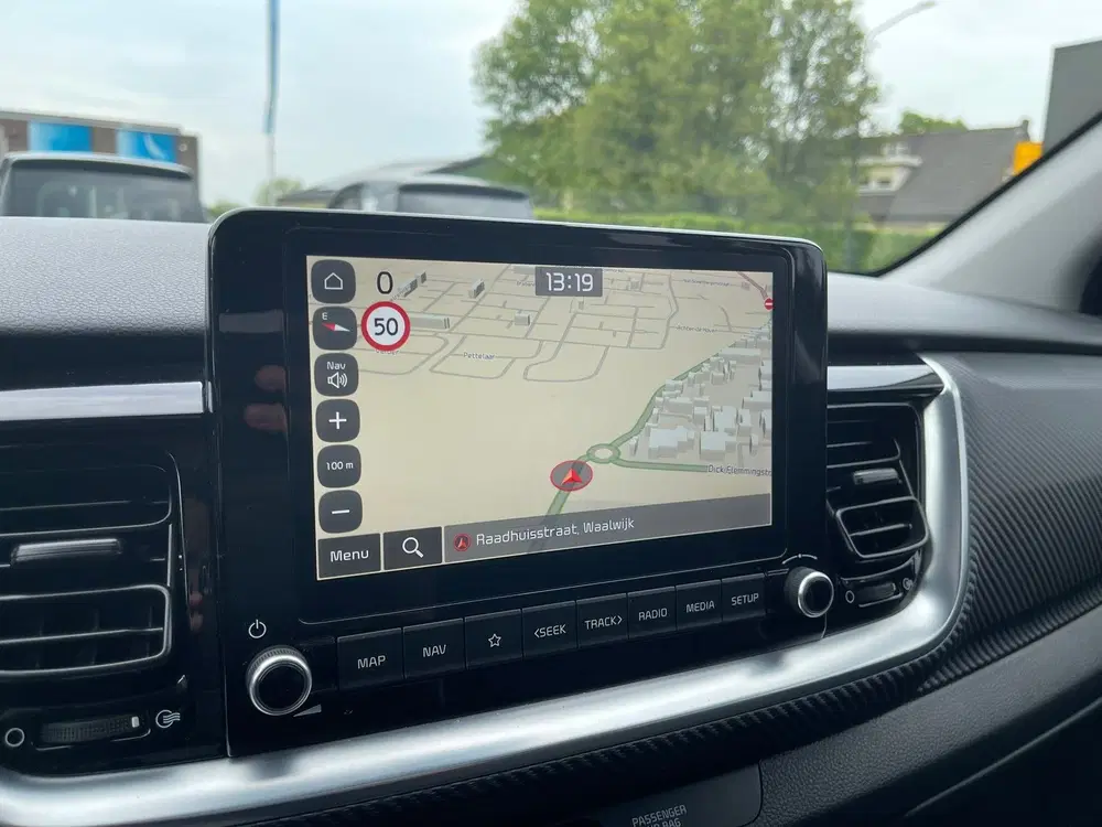 Kia Stonic 1.0 T-GDi MHEV GT-Line l PANO l STOELVERW. uit 2023, foto 10