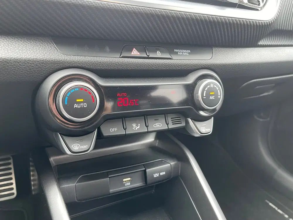 Kia Stonic 1.0 T-GDi MHEV GT-Line l PANO l STOELVERW. uit 2023, foto 13