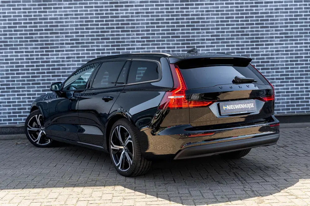 Volvo V60 T6 Plug-in hybrid AWD Essential uit 2026, foto 11