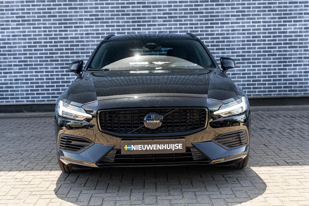 Volvo V60 T6 Plug-in hybrid AWD Essential uit 2026, foto 2