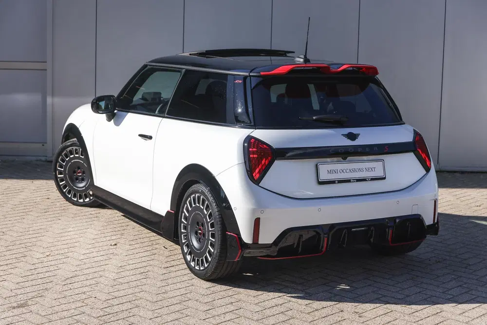 Mini Hatchback Cooper S Automaat uit 2026, foto 2
