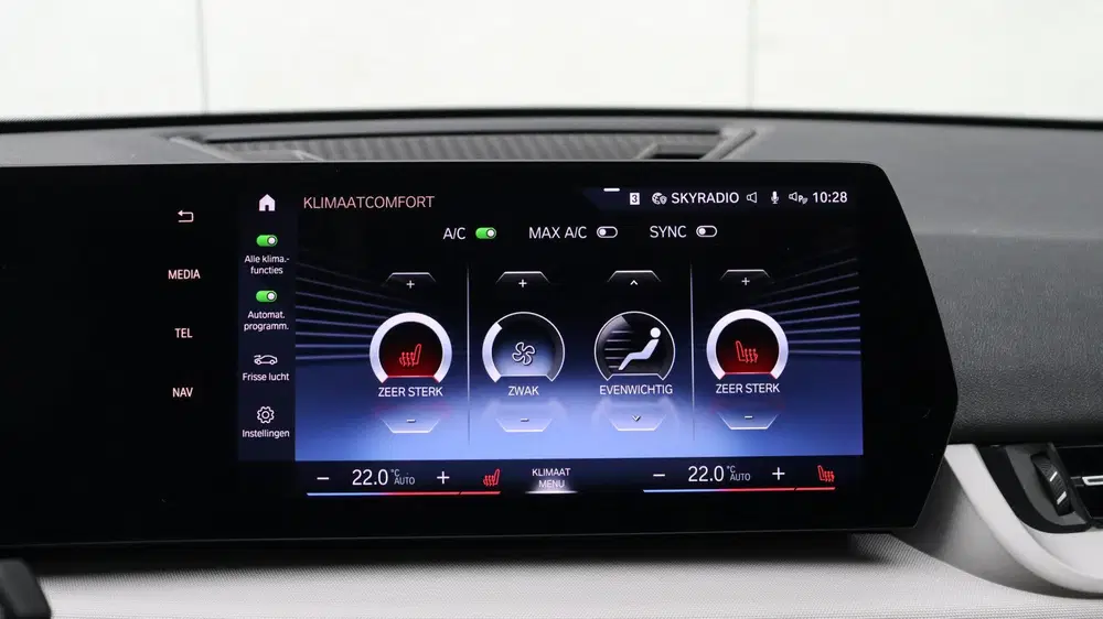 BMW iX1 xDrive30 Launch Edition uit 2022, foto 12