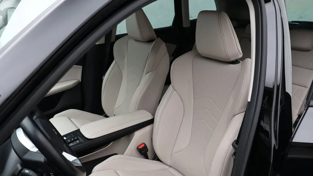 BMW iX1 xDrive30 Launch Edition uit 2022, foto 8