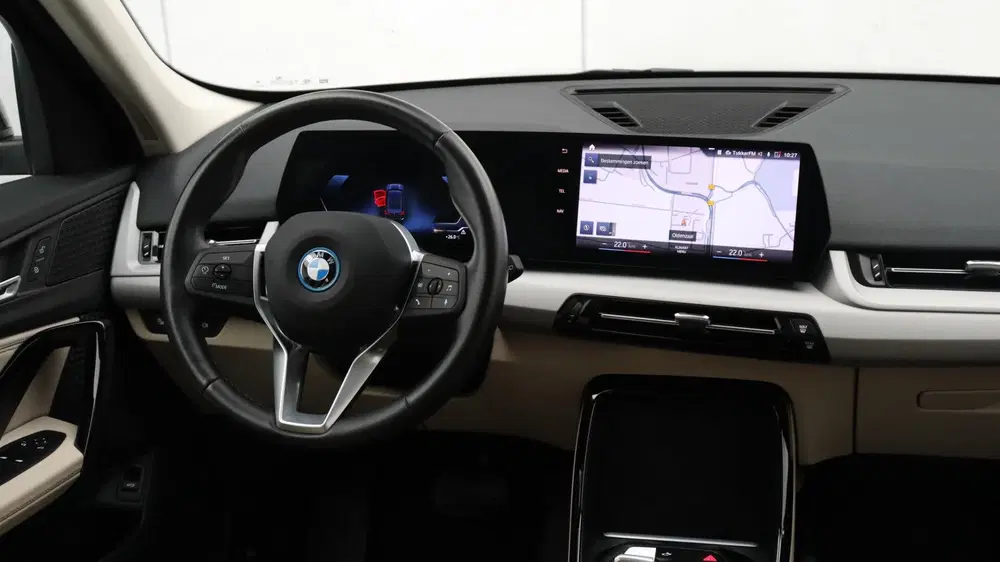 BMW iX1 xDrive30 Launch Edition uit 2022, foto 9