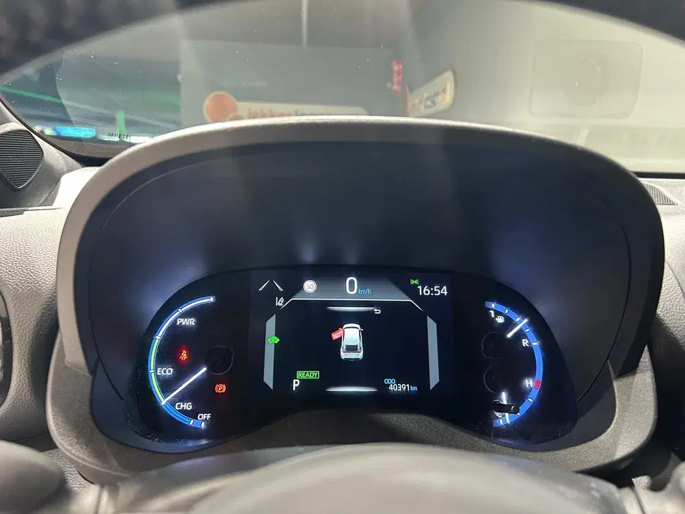 Toyota Yaris Cross 1.5 VVT-I Hybrid 116pk CVT Explore uit 2023, foto 12