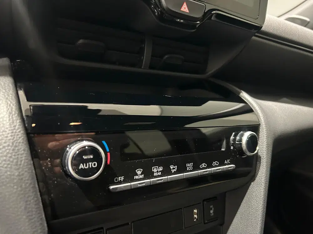 Toyota Yaris Cross 1.5 VVT-I Hybrid 116pk CVT Explore uit 2023, foto 9
