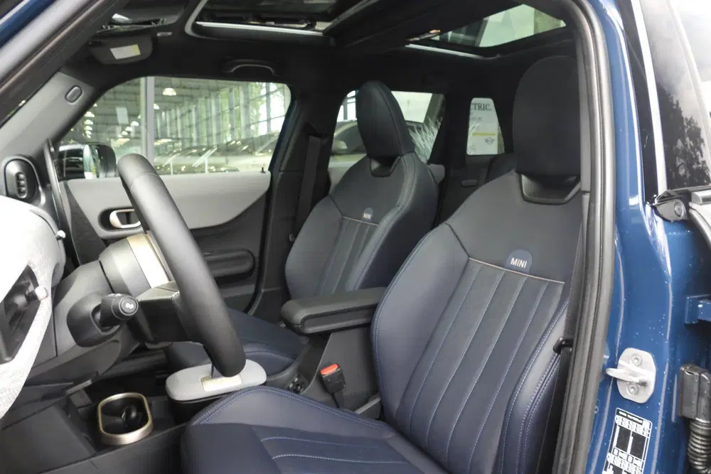 Mini Hatchback Cooper C Automaat uit 2025, foto 15