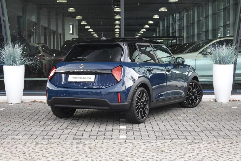 Mini Hatchback Cooper C Automaat uit 2025, foto 4