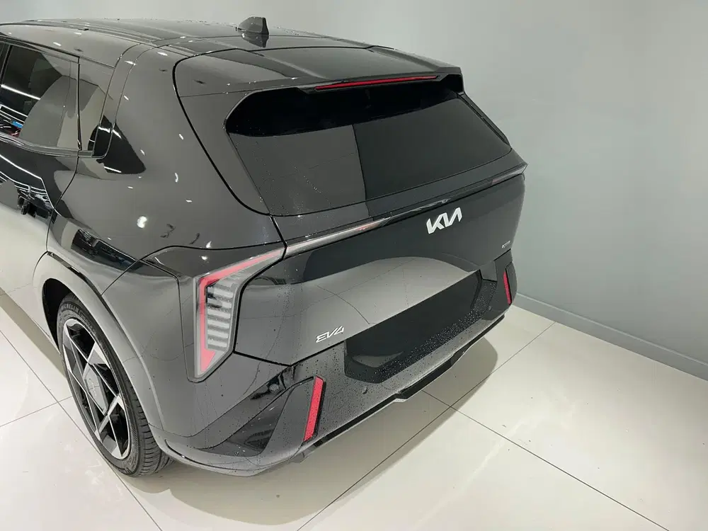 Kia EV4 81 uit 2026, foto 10