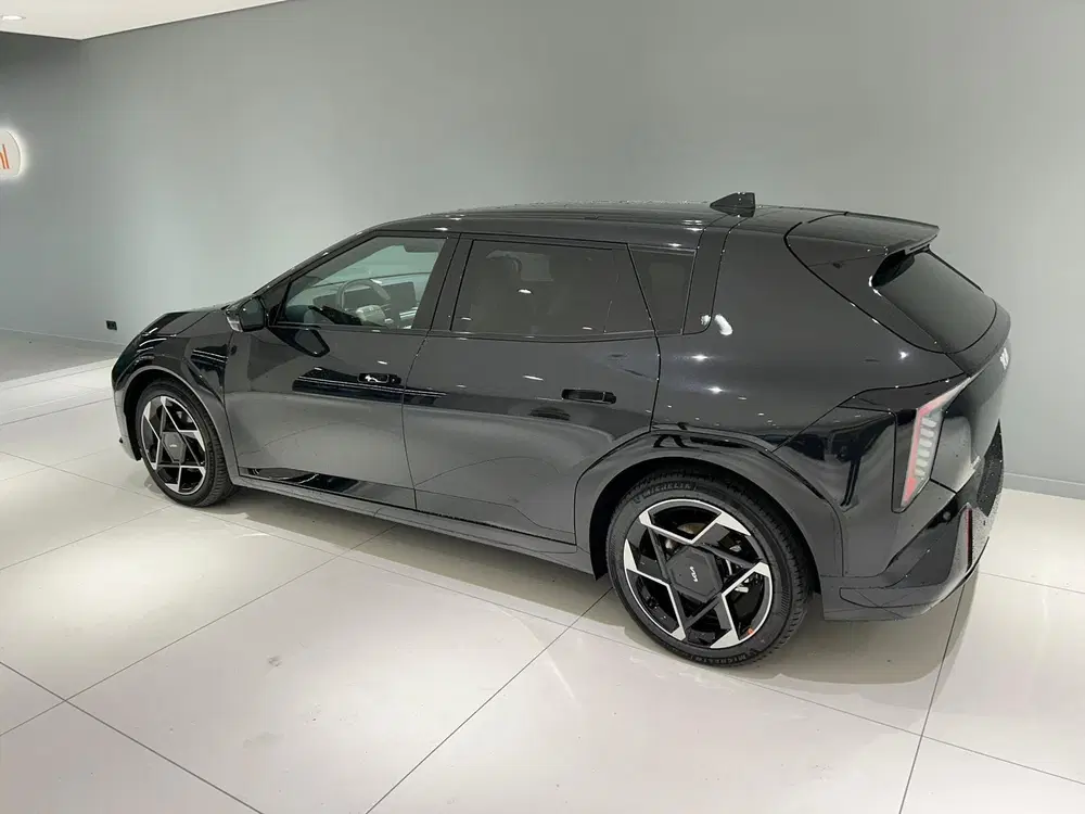 Kia EV4 81 uit 2026, foto 9