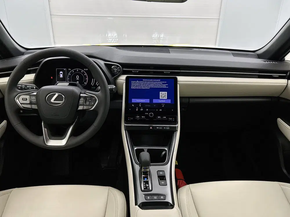 Lexus LBX Elegant 2WD uit 2024, foto 4