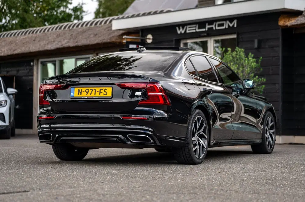 Volvo S60 2.0 Recharge T6 AWD R-Design Panoramadak I uit 2021, foto 7
