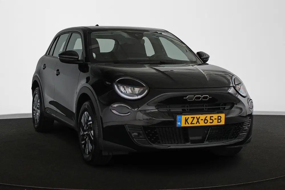 Fiat 600e RED 54 kWh Apple CarPlay Climate Control uit 2025, foto 2