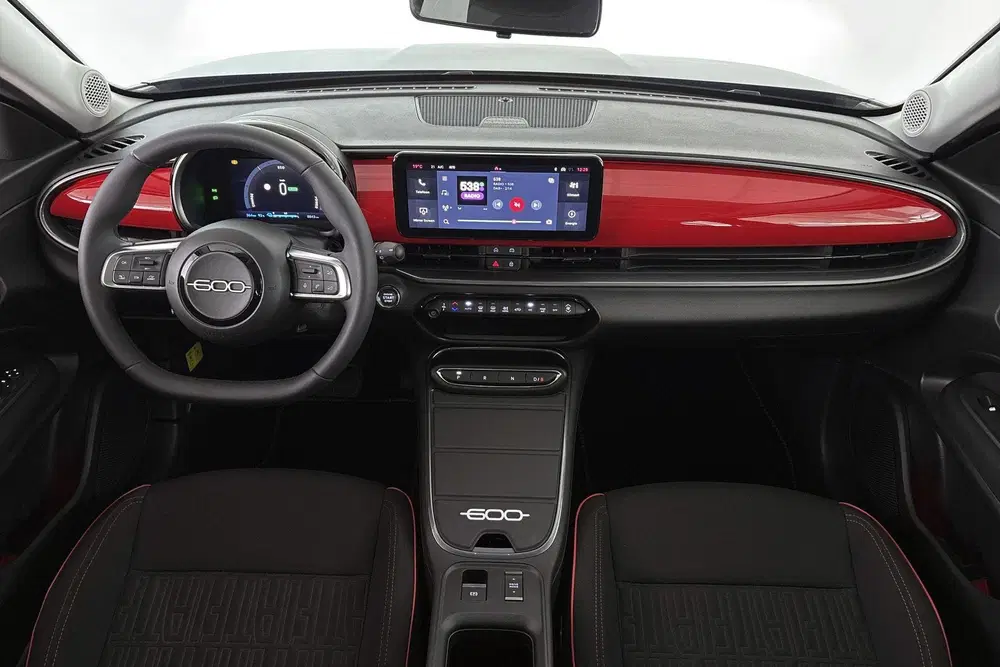 Fiat 600e RED 54 kWh Apple CarPlay Climate Control uit 2025, foto 7