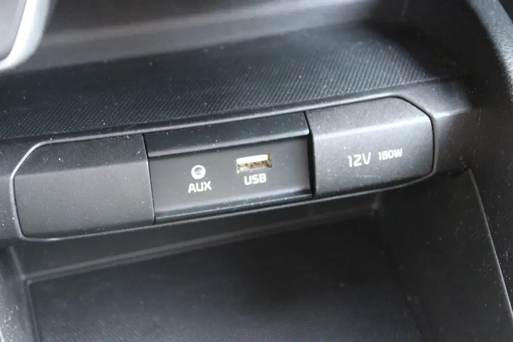 Kia Stonic 1.0 T-GDi DynamicLine uit 2020, foto 15