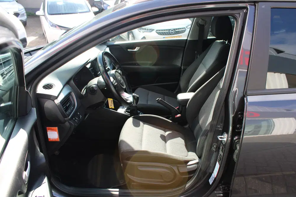 Kia Stonic 1.0 T-GDi DynamicLine uit 2020, foto 5
