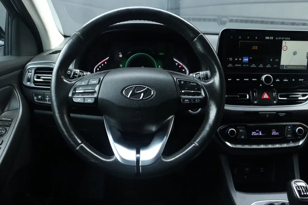 Hyundai i30 1.5 T-GDi MHEV Premium uit 2021, foto 13