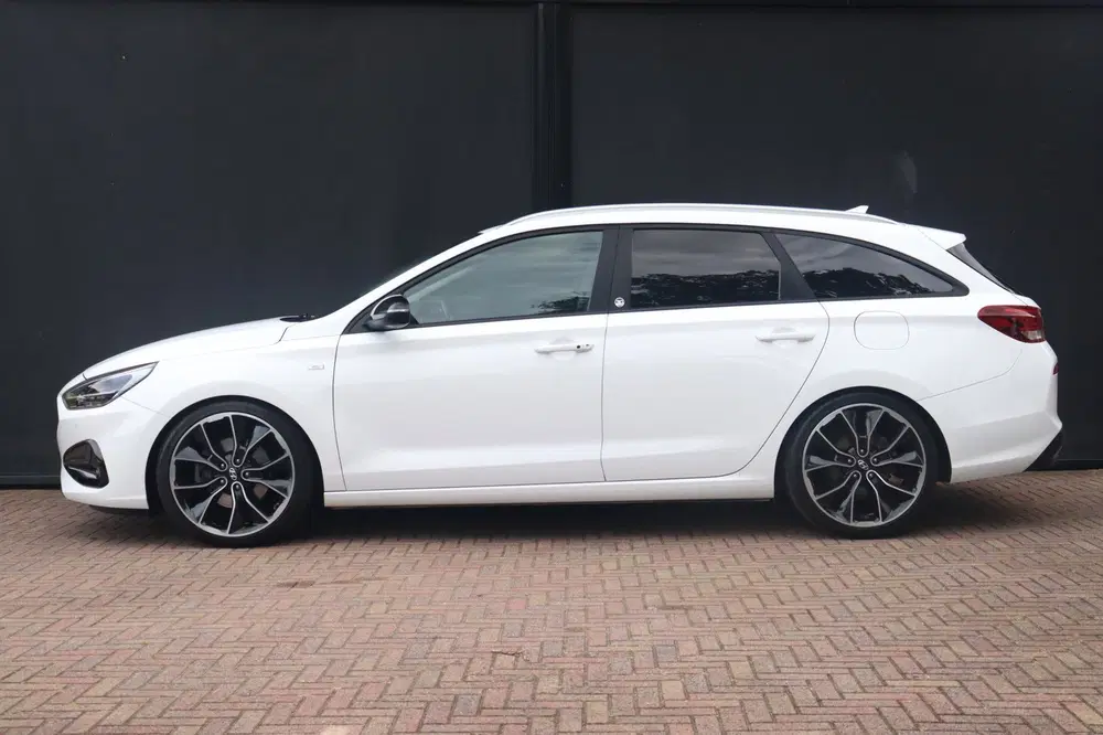 Hyundai i30 1.5 T-GDi MHEV Premium uit 2021, foto 5