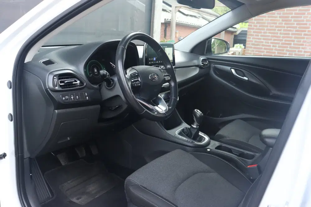 Hyundai i30 1.5 T-GDi MHEV Premium uit 2021, foto 8
