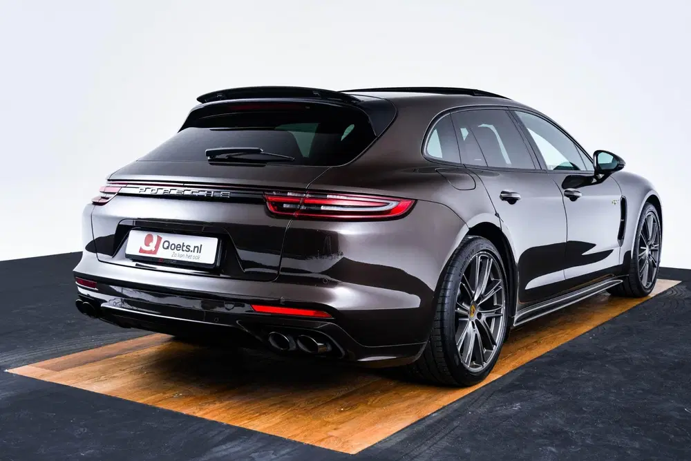 Porsche Panamera Sport Turismo 2.9 4 E-Hybrid Panoramadak uit 2019, foto 2