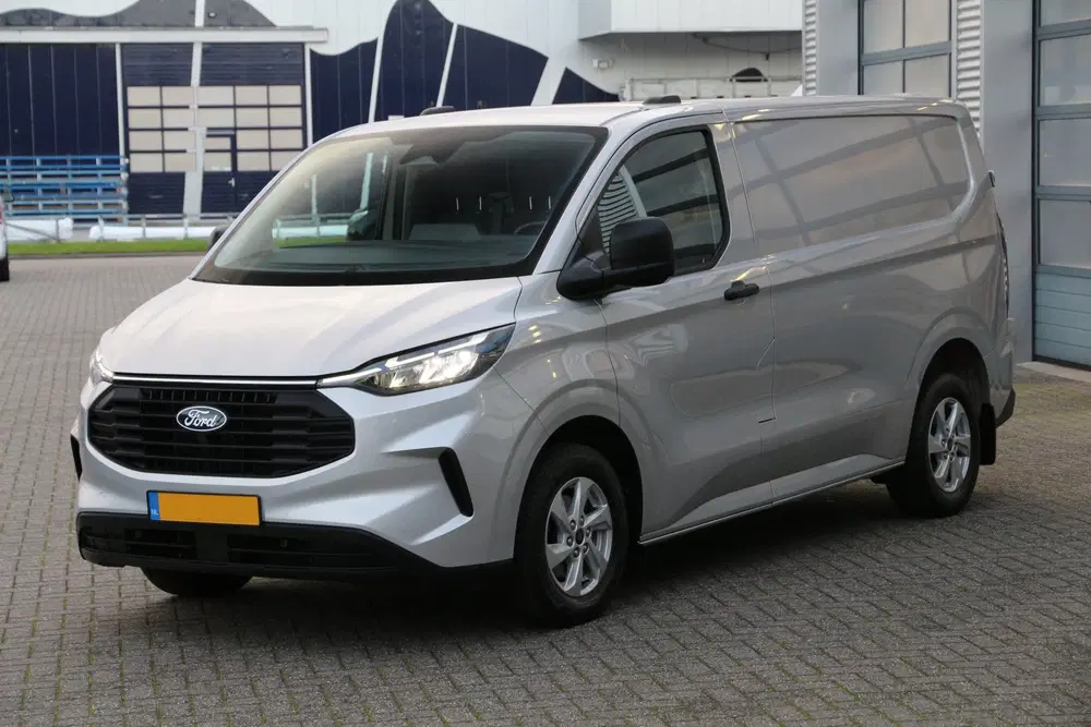 Ford Transit Custom 320 2.0 TDCI 136 uit 2024, foto 11