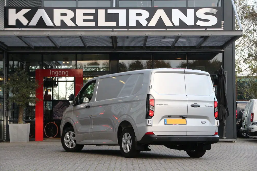 Ford Transit Custom 320 2.0 TDCI 136 uit 2024, foto 2