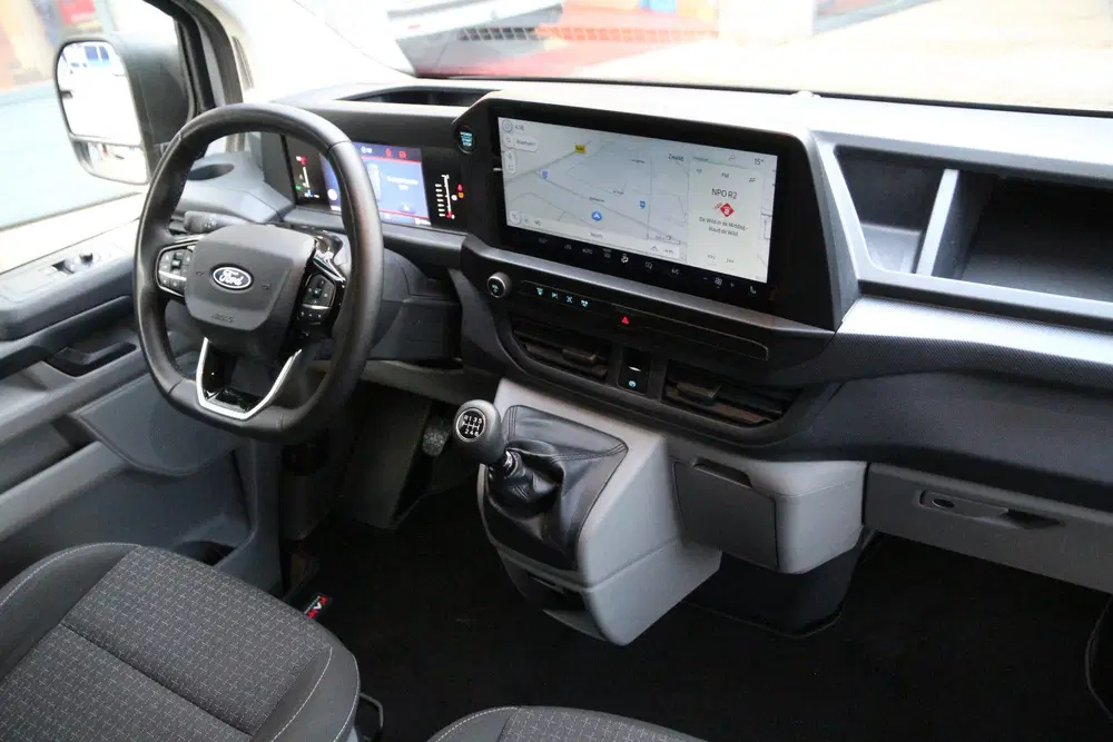 Ford Transit Custom 320 2.0 TDCI 136 uit 2024, foto 5