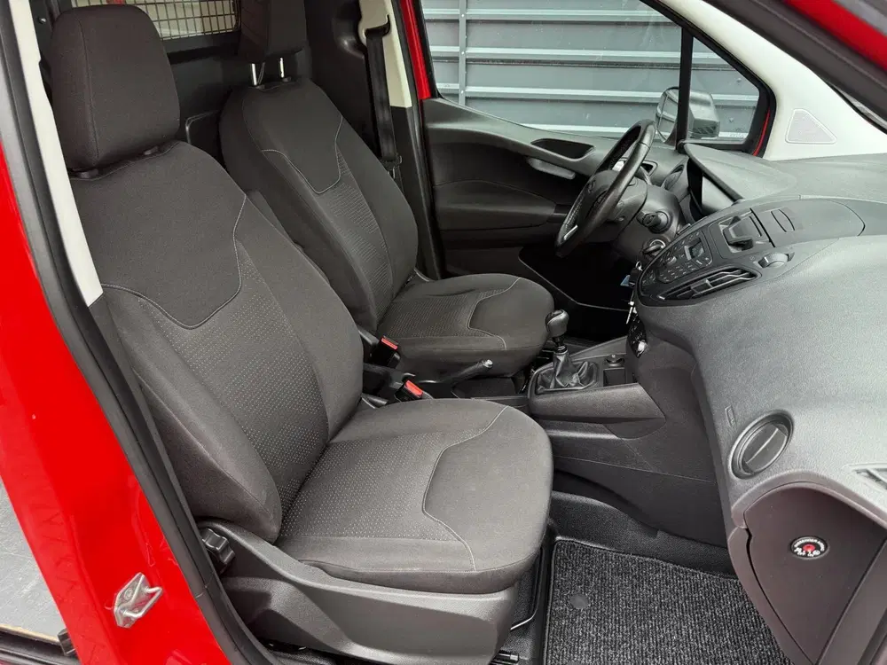 Ford Transit Courier 1.0 Benzine uit 2022, foto 10