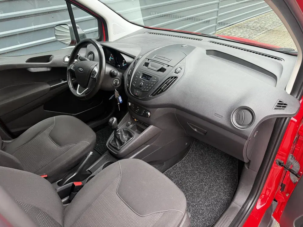 Ford Transit Courier 1.0 Benzine uit 2022, foto 12