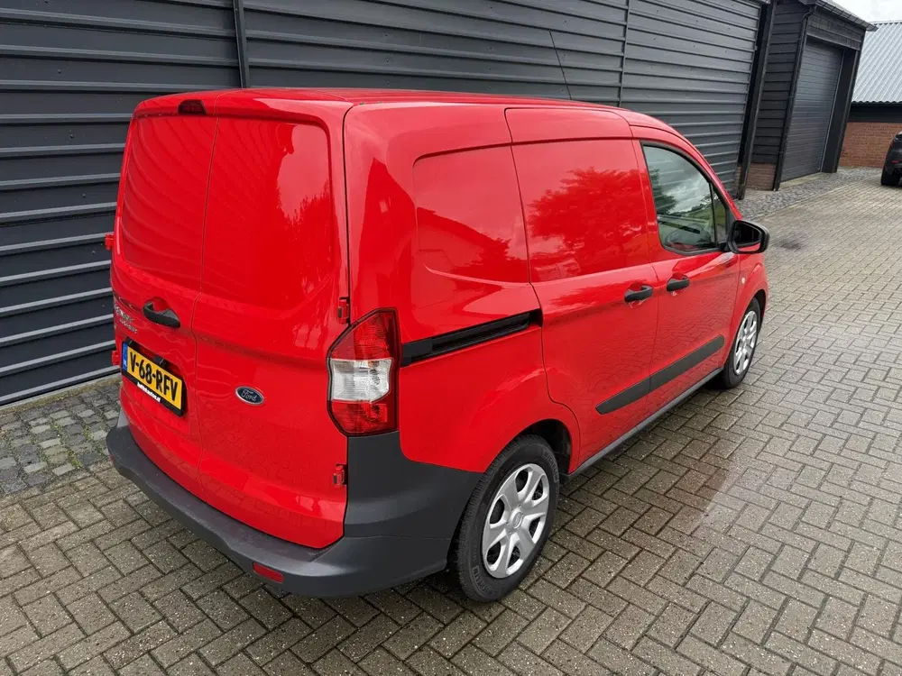 Ford Transit Courier 1.0 Benzine uit 2022, foto 5