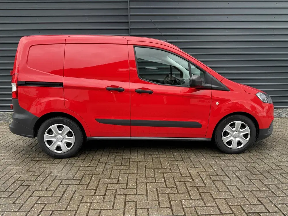 Ford Transit Courier 1.0 Benzine uit 2022, foto 6