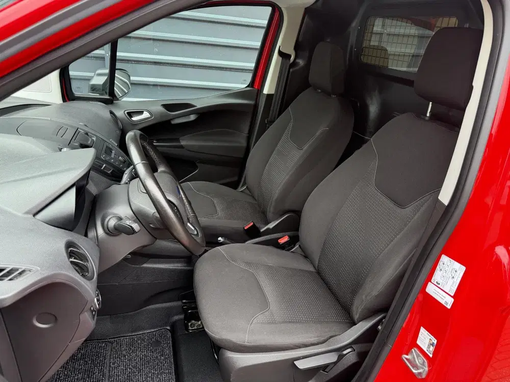 Ford Transit Courier 1.0 Benzine uit 2022, foto 8