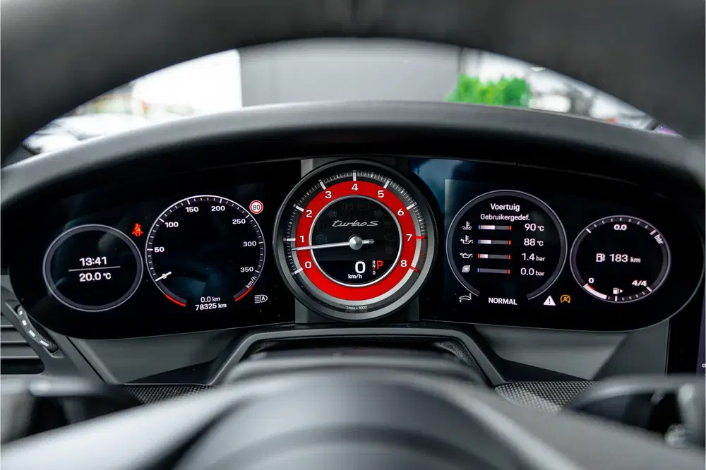 Porsche 911 3.8 Turbo S uit 2020, foto 11