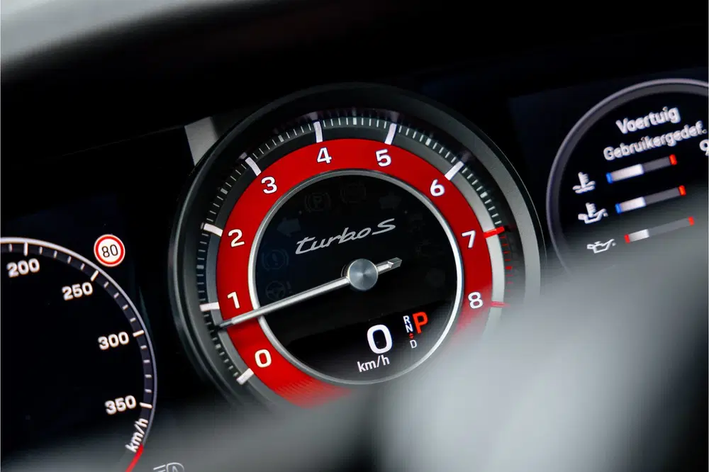 Porsche 911 3.8 Turbo S uit 2020, foto 13