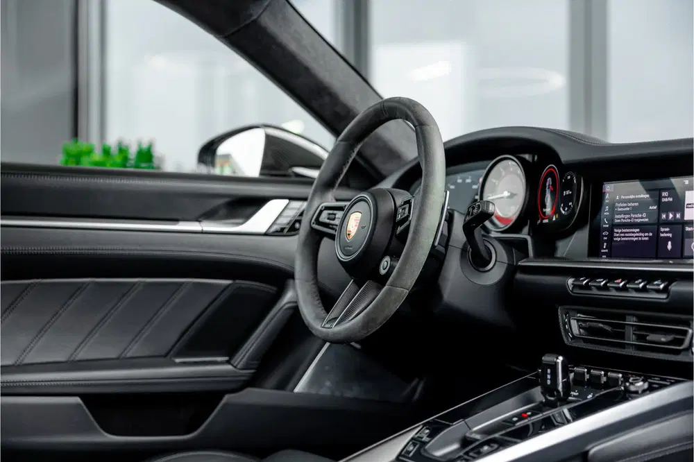 Porsche 911 3.8 Turbo S uit 2020, foto 9