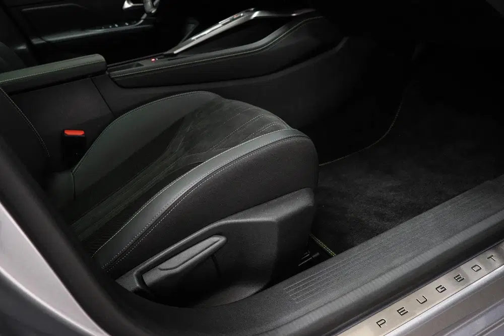 Peugeot 308 1.6 Plug-in Hybrid 225 GT uit 2023, foto 10