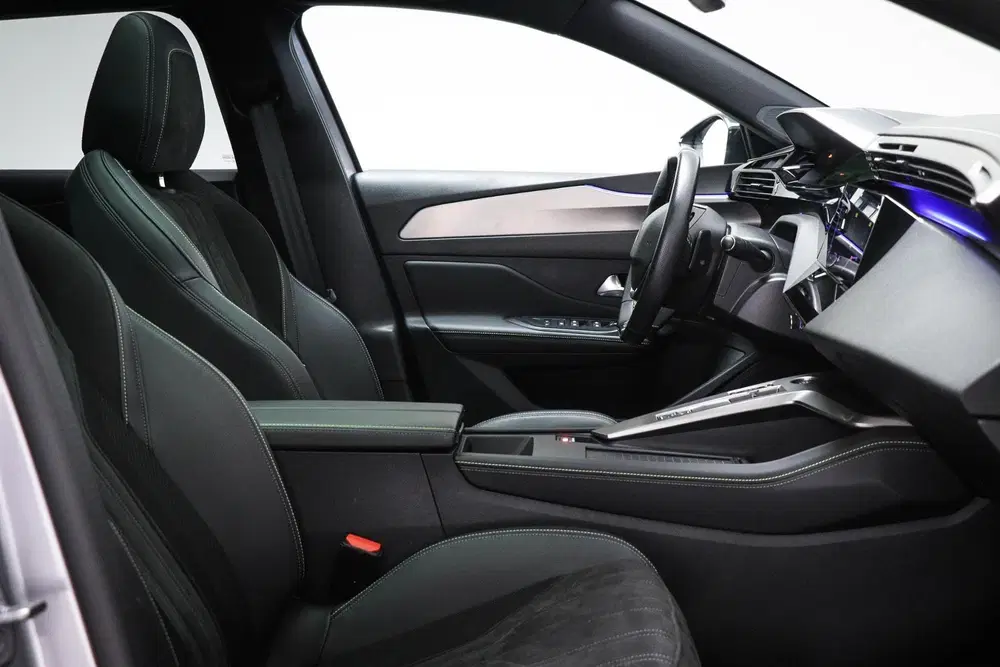 Peugeot 308 1.6 Plug-in Hybrid 225 GT uit 2023, foto 4