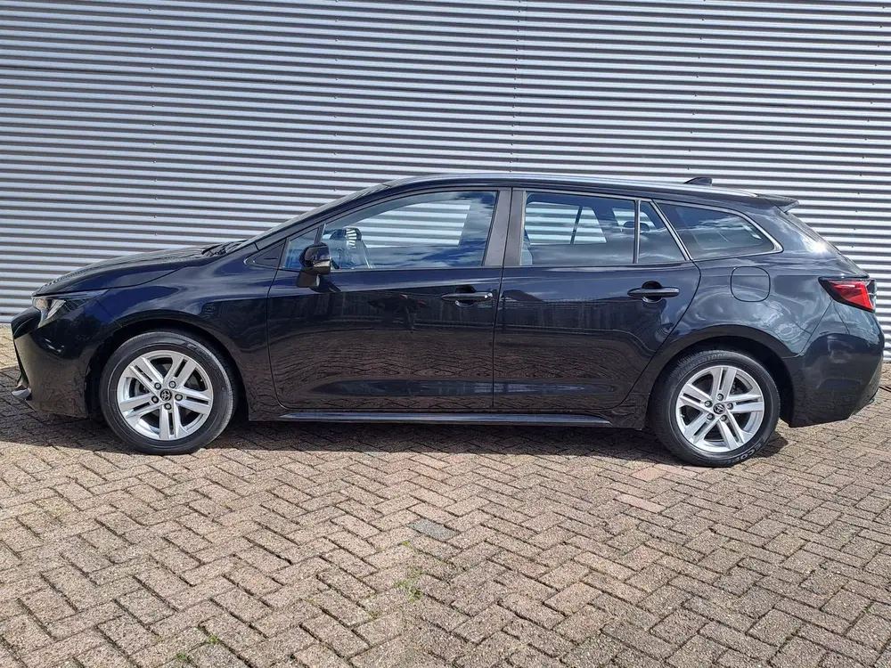 Toyota Corolla 1.8 Hybrid Business uit 2022, foto 2