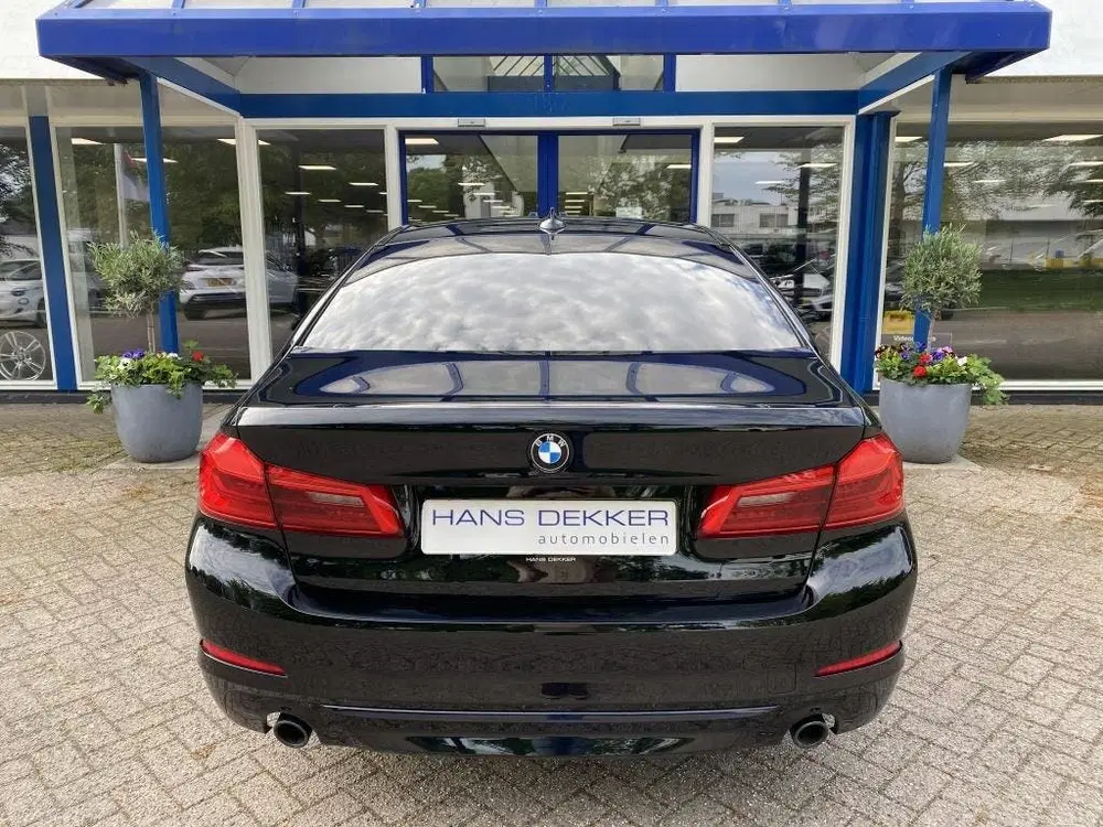 BMW 5-serie 520i Sport line uit 2019, foto 4