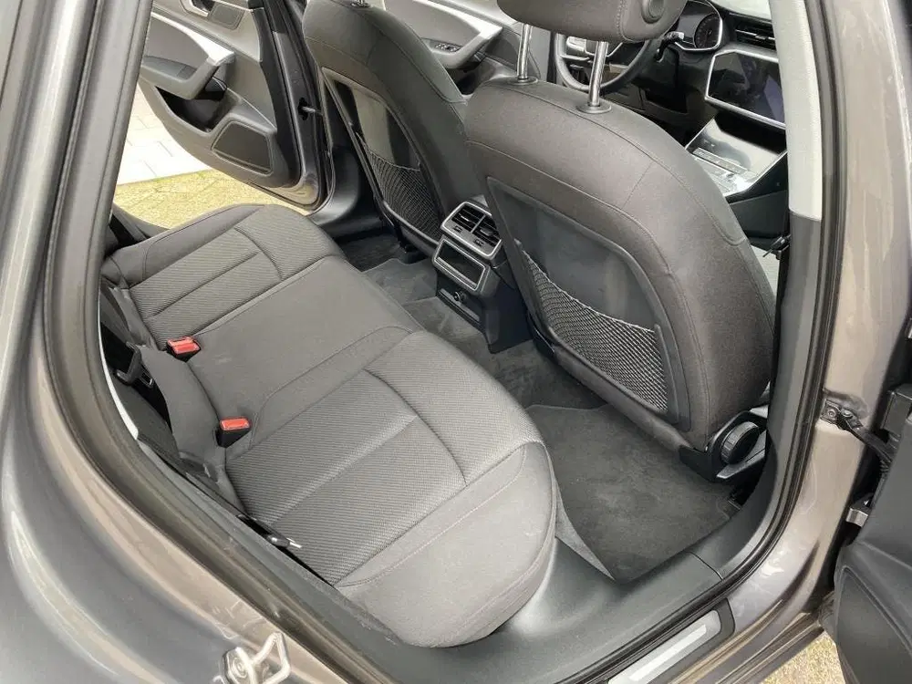 Audi A6 Limousine 45 TFSI automaat uit 2019, foto 12