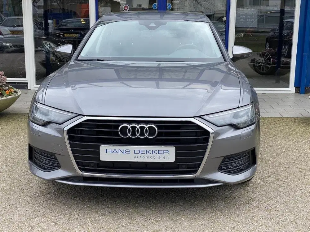 Audi A6 Limousine 45 TFSI automaat uit 2019, foto 2