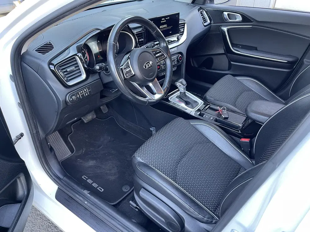 Kia Ceed 1.5 T-GDi DynamicPlusLine uit 2021, foto 12