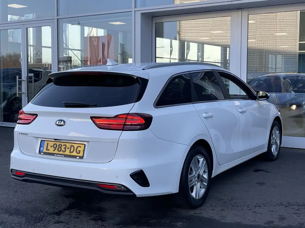 Kia Ceed 1.5 T-GDi DynamicPlusLine uit 2021, foto 3