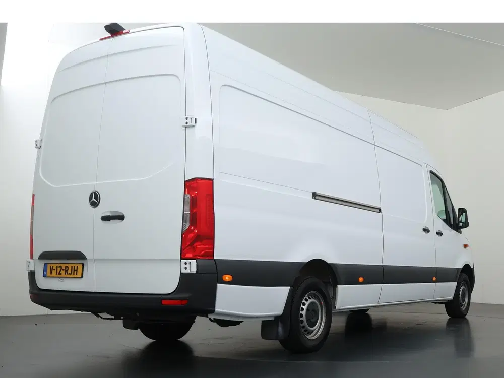 Mercedes-Benz Sprinter 317 CDI uit 2024, foto 2