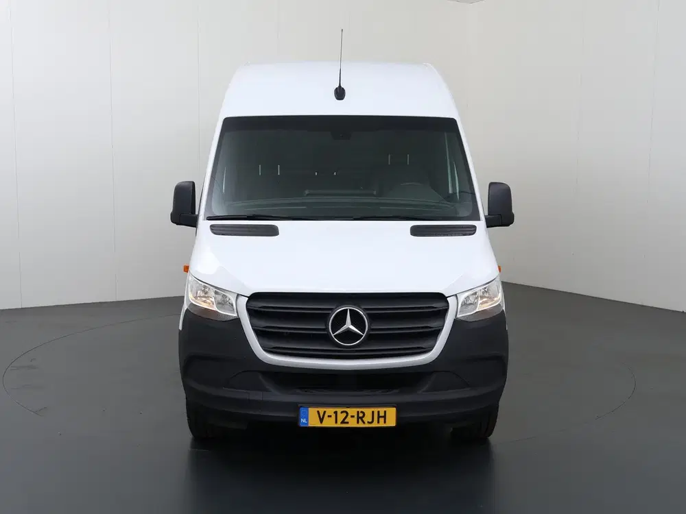 Mercedes-Benz Sprinter 317 CDI uit 2024, foto 3