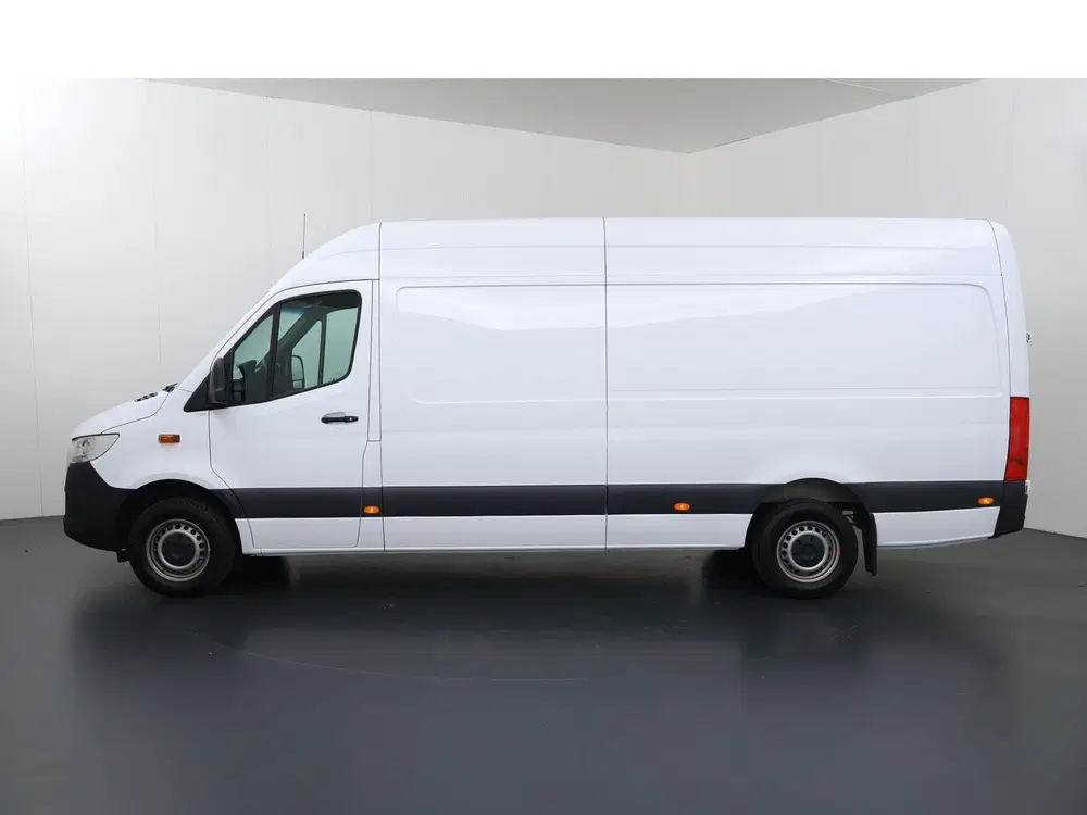 Mercedes-Benz Sprinter 317 CDI uit 2024, foto 5