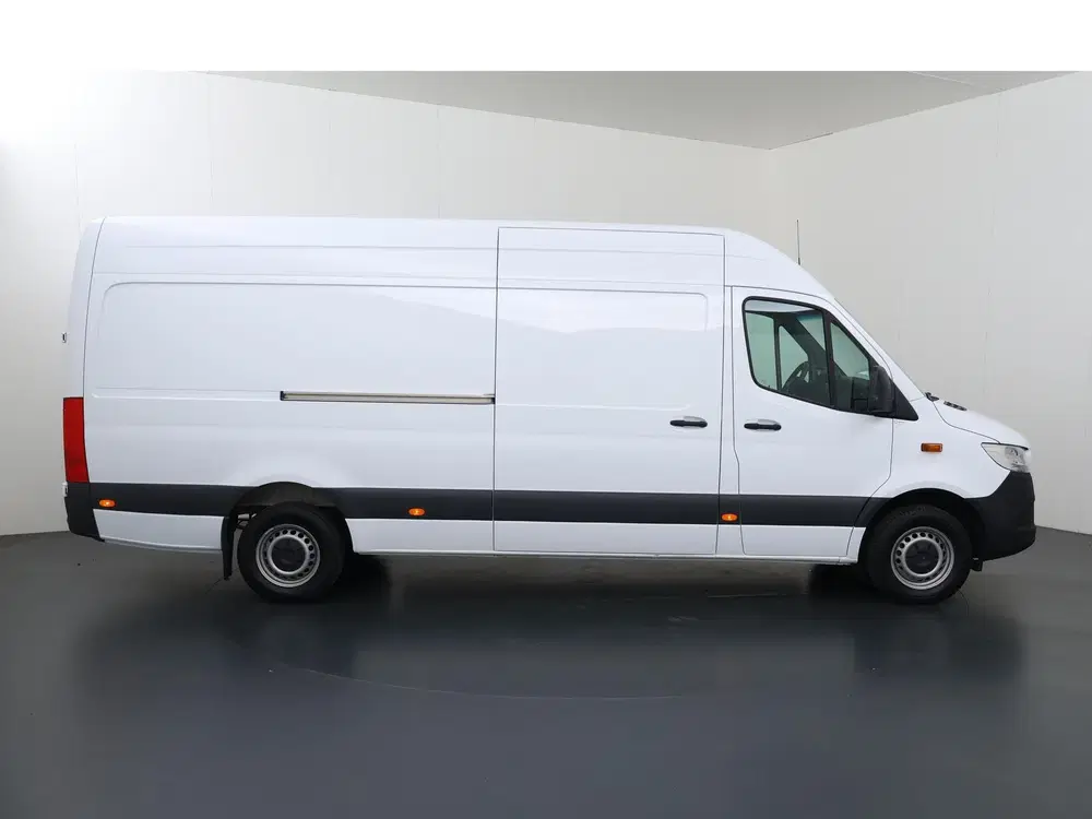Mercedes-Benz Sprinter 317 CDI uit 2024, foto 6