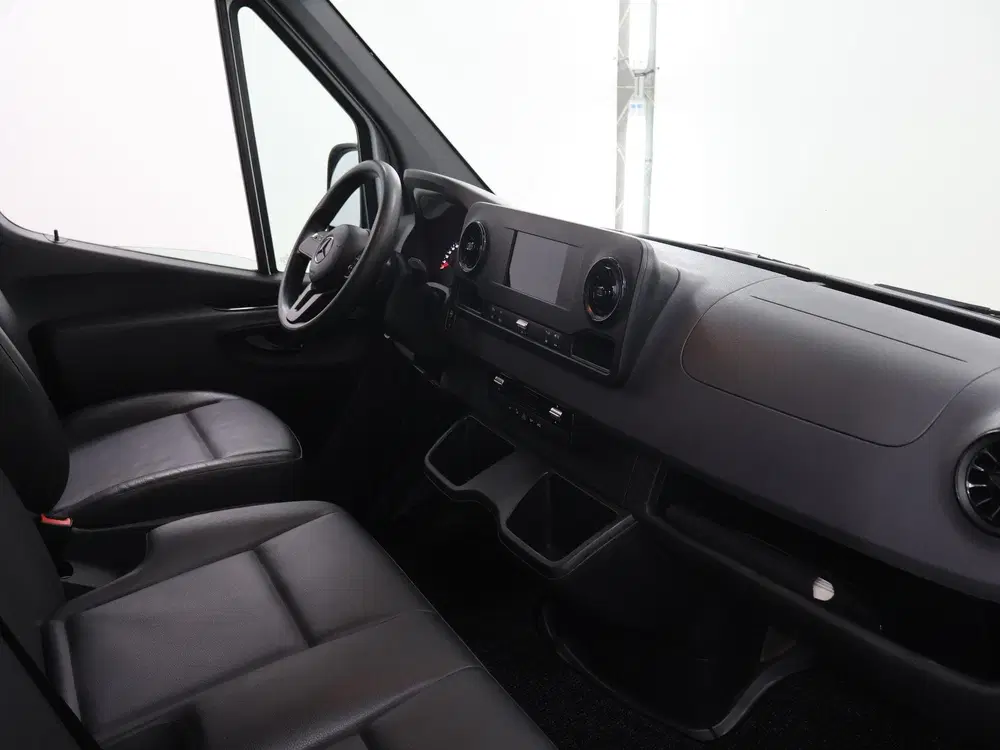Mercedes-Benz Sprinter 317 CDI uit 2024, foto 9