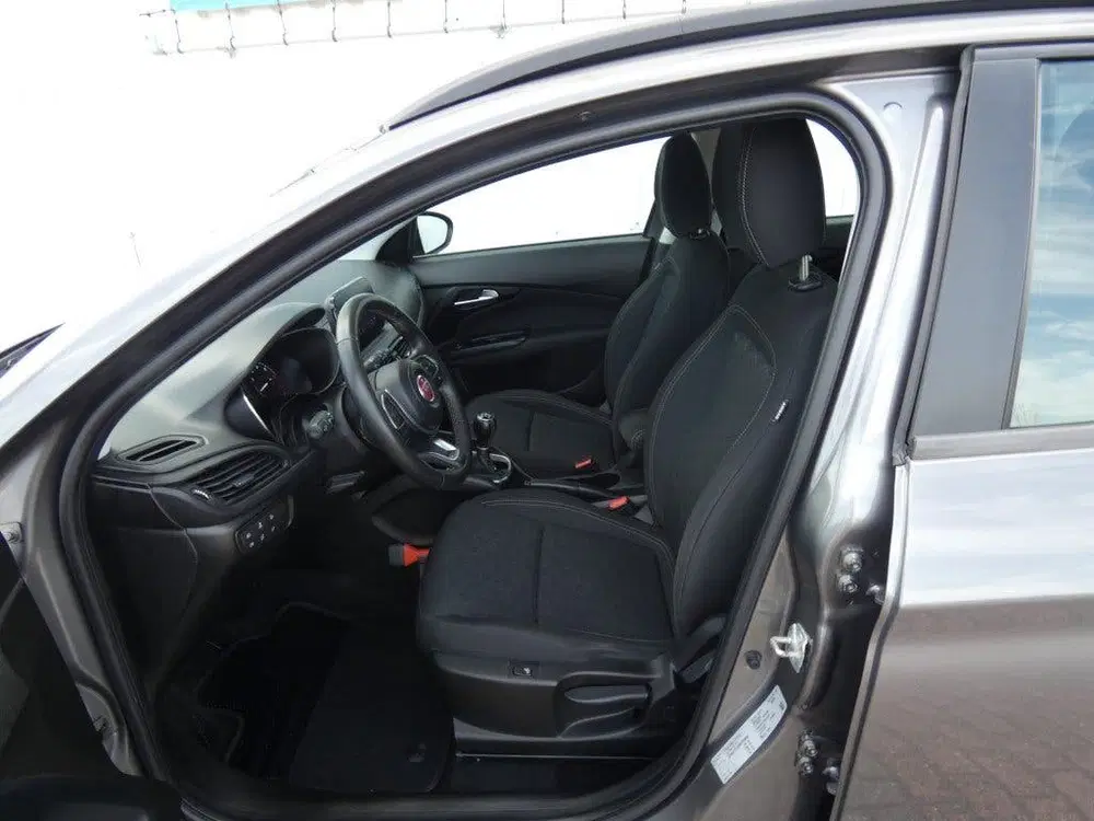 Fiat Tipo 1.0 CITY CROSS uit 2021, foto 10