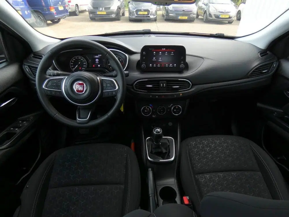 Fiat Tipo 1.0 CITY CROSS uit 2021, foto 13